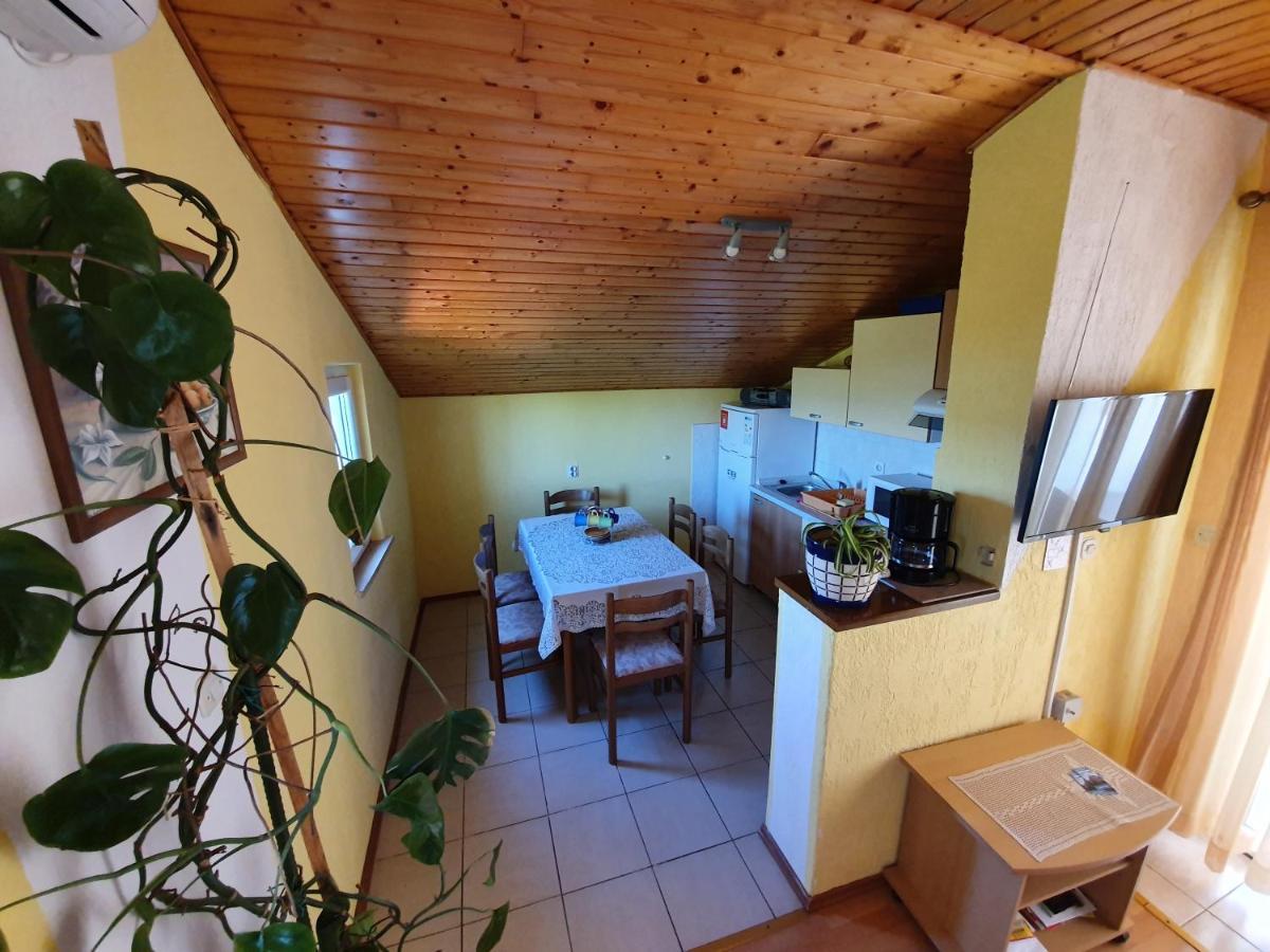 Apartment Dajana 4+2 Čižići Buitenkant foto