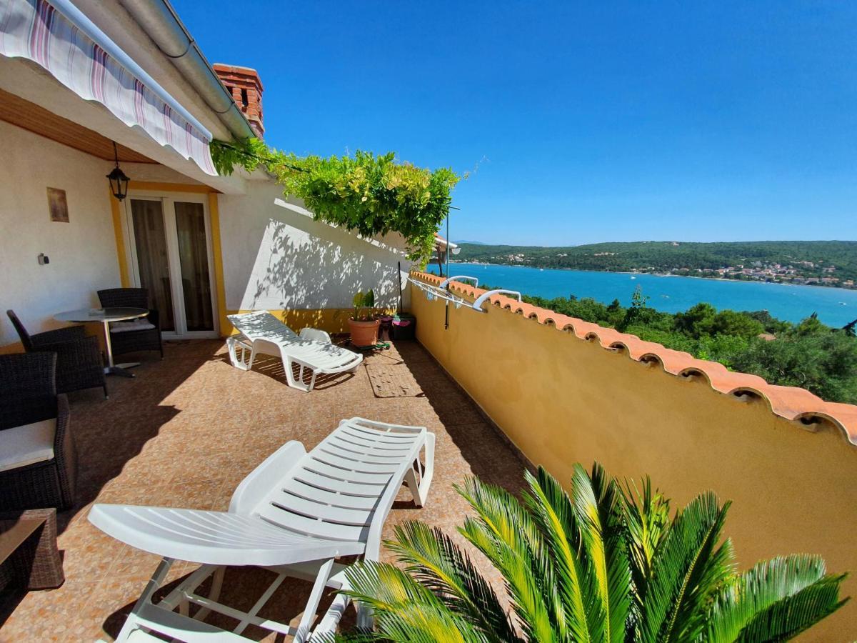 Apartment Dajana 4+2 Čižići Buitenkant foto