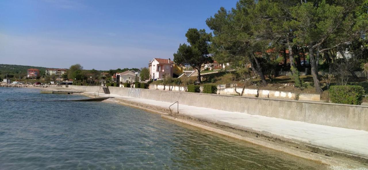 Apartment Dajana 4+2 Čižići Buitenkant foto